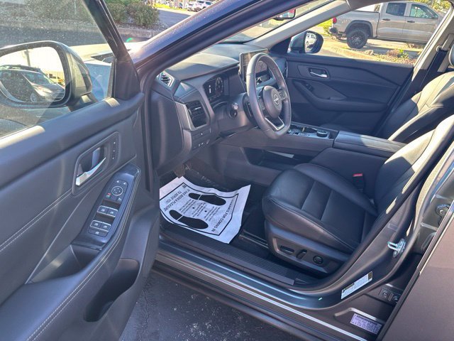 Used 2024 Nissan Rogue SL w/ SL Premium Package AWD/4WD image 15
