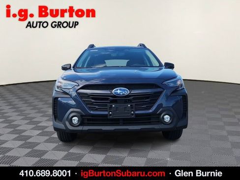 Used 2025 Subaru Outback Premium AWD/4WD image 2