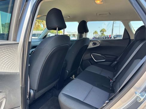 Used 2024 Kia Soul LX w/ Option Group 015 FWD image 15