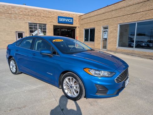 Used 2019 Ford Fusion SE image 5