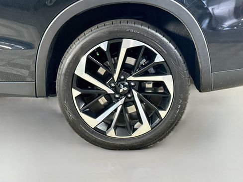 Used 2023 Mitsubishi Outlander SE Black Edition FWD image 37
