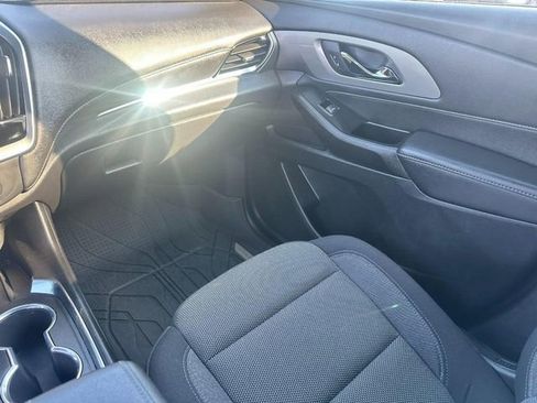Used 2023 Chevrolet Traverse LT FWD image 16