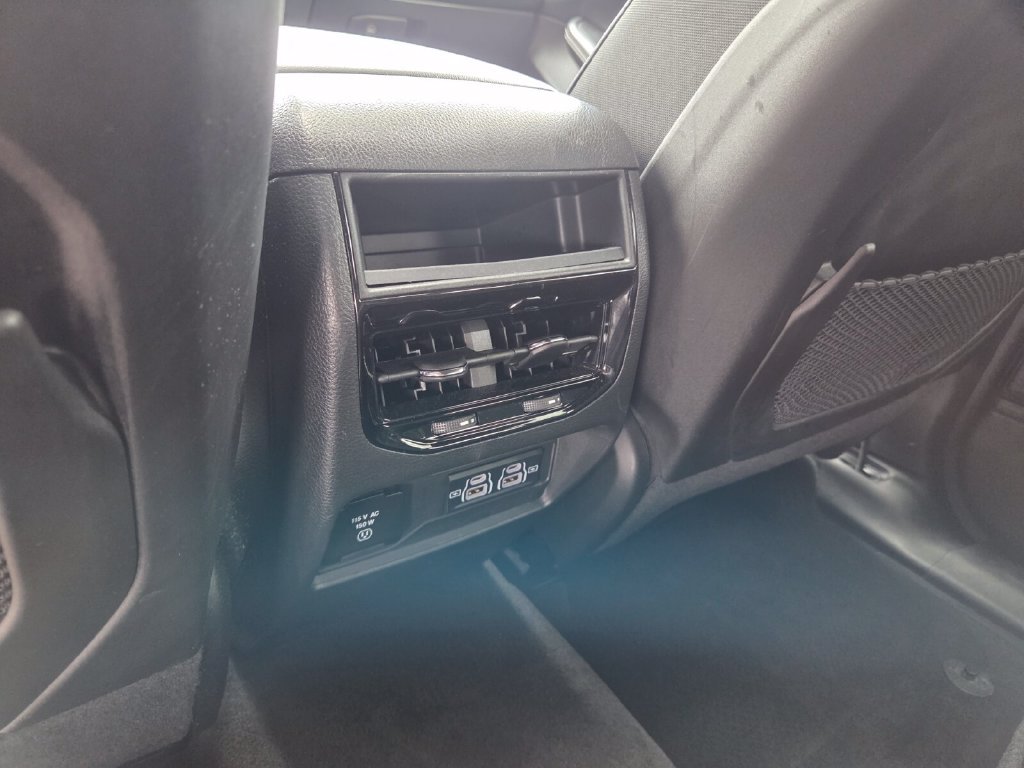 Used 2024 Jeep Grand Cherokee Altitude RWD image 7
