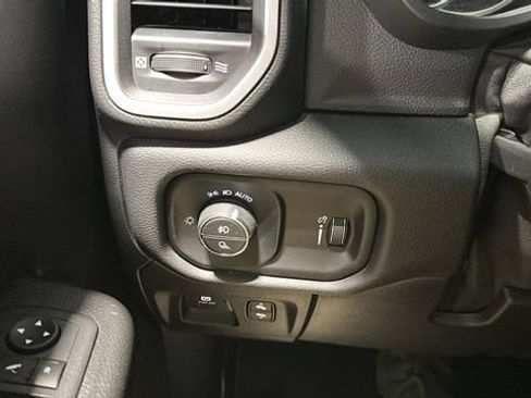Used 2022 RAM 1500 Big Horn AWD/4WD image 13