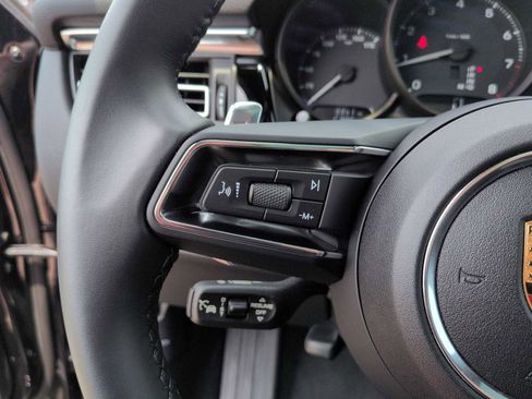 Used 2024 Porsche Macan AWD/4WD image 25