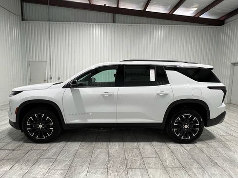 New 2026 Chevrolet Traverse LT image 2