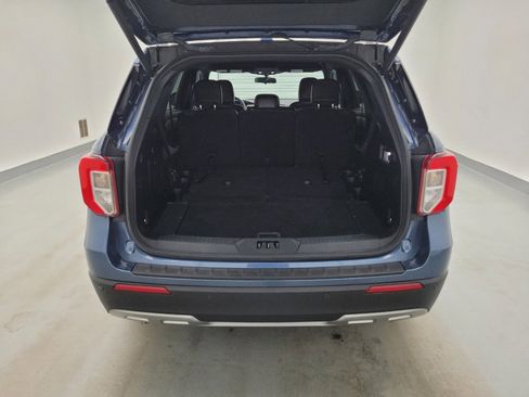 Used 2020 Ford Explorer XLT w/ Equipment Group 202A AWD/4WD image 29