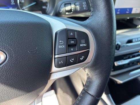 Used 2023 Ford Explorer XLT w/ Equipment Group 202A AWD/4WD image 19