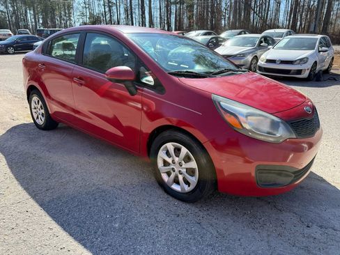 Used 2012 Kia Rio LX FWD image 3