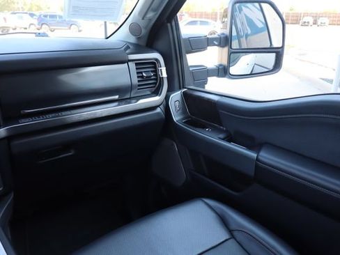 Used 2024 Ford F250 Lariat AWD/4WD image 9