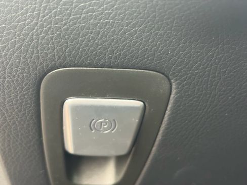 Used 2017 Mercedes-Benz GLC 300 image 11