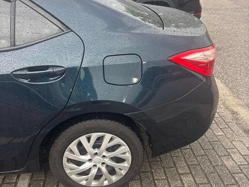 Used 2018 Toyota Corolla LE FWD image 12