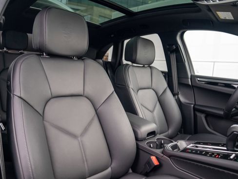 New 2026 Porsche Macan Turbo image 27