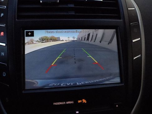 Used 2017 Lincoln MKC Select w/ Select Plus Package image 4