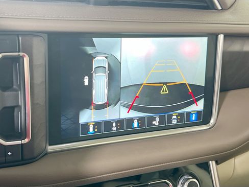 Used 2022 GMC Yukon XL Denali image 13