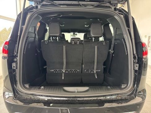 New 2026 Chrysler Pacifica Select AWD/4WD image 9