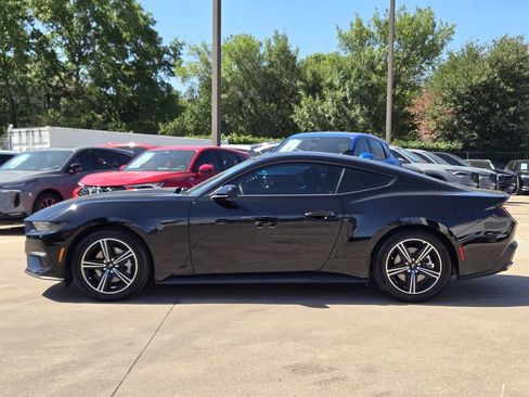 Used 2025 Ford Mustang Coupe RWD image 7
