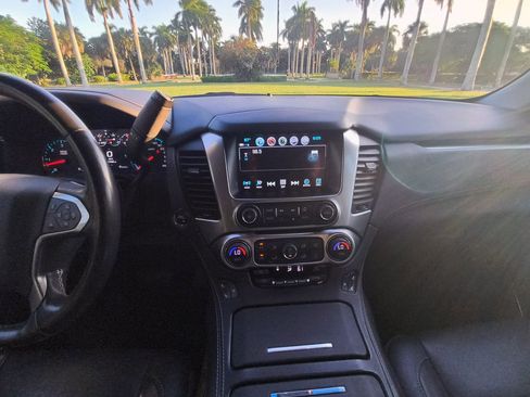 Used 2020 Chevrolet Suburban Premier image 17