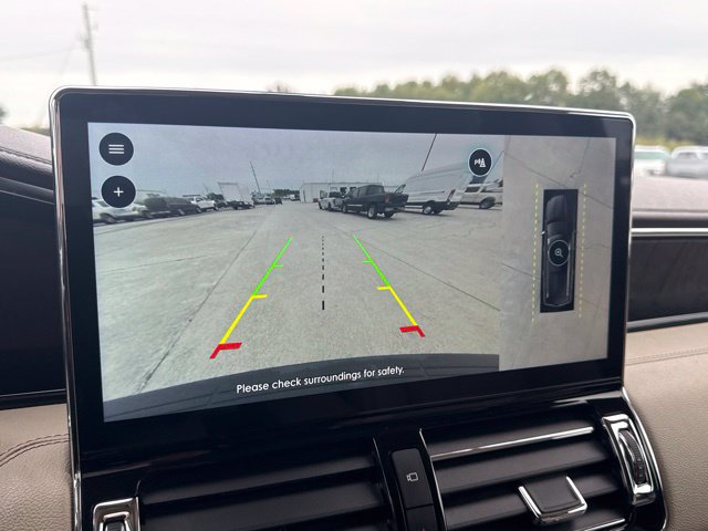 Used 2023 Lincoln Navigator L Reserve AWD/4WD image 39