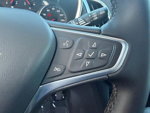 Used 2023 Chevrolet Equinox LT w/ Driver Convenience Package image 27