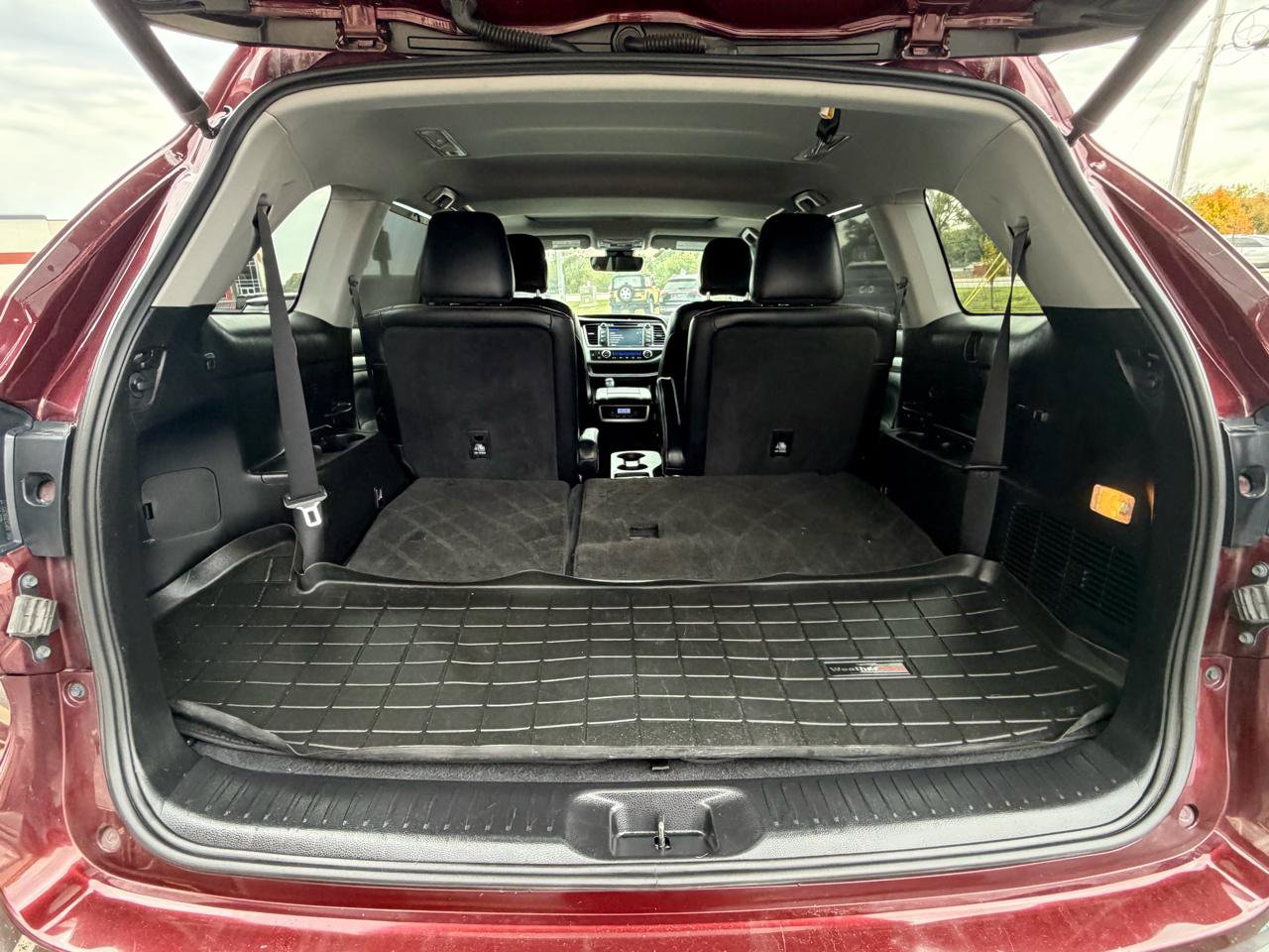 Used 2019 Toyota Highlander XLE FWD image 26