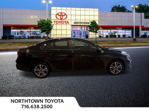 Used 2023 Kia Forte LXS FWD image 7