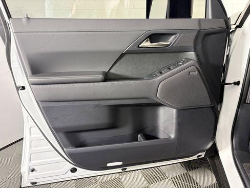 Used 2024 Lexus GX 550 image 11