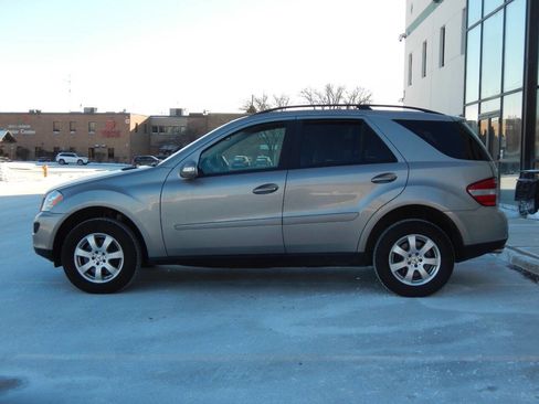 Used 2006 Mercedes-Benz ML 350 ML 350 AWD 4MATIC 4dr SUV image 10