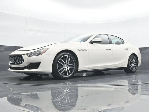 Used 2019 Maserati Ghibli S Q4 AWD/4WD image 26