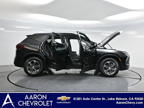 New 2026 Chevrolet Blazer LT w/ Convenience Package image 3