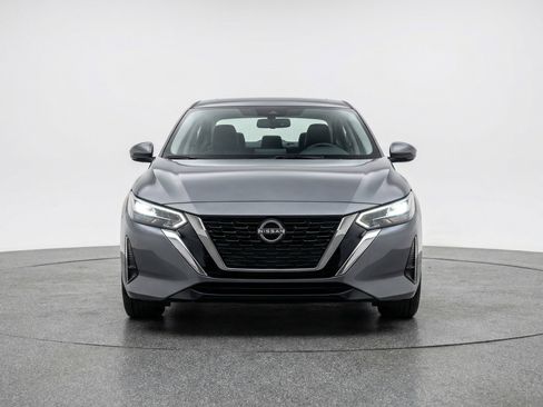 Used 2025 Nissan Sentra S FWD image 2