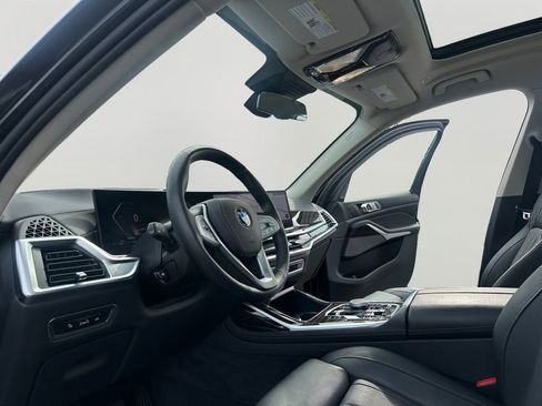 Used 2025 BMW X7 xDrive40i image 9