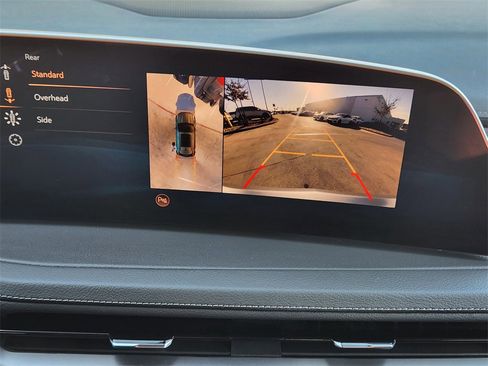 Used 2025 Cadillac XT4 Premium Luxury image 19