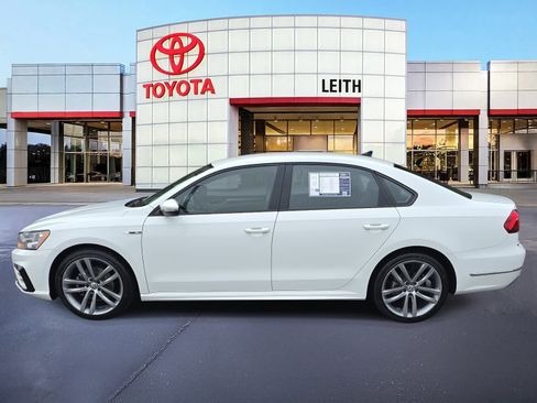 Used 2018 Volkswagen Passat 2.0T R-Line image 8