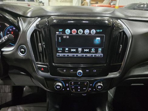 Used 2018 Chevrolet Traverse LT image 39