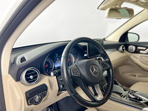 Used 2017 Mercedes-Benz GLC 300 4MATIC Coupe image 10