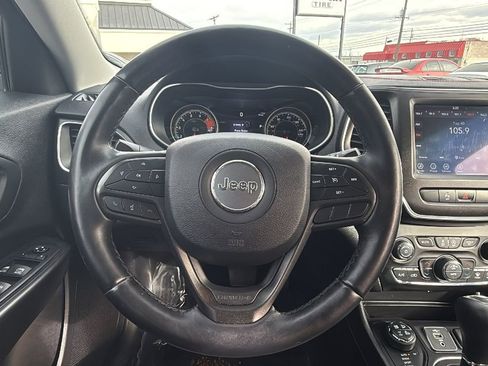 Used 2019 Jeep Cherokee Trailhawk w/ Cold Weather Group image 20