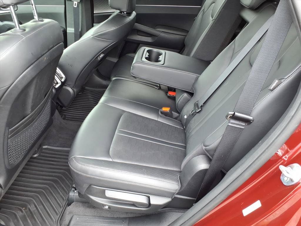 Used 2025 Kia Sorento S w/ Panoramic Sunroof Package FWD image 12