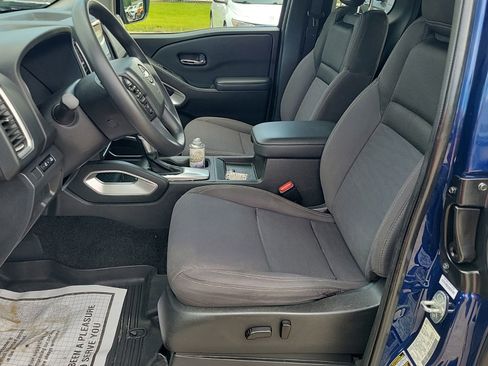 Used 2023 Nissan Frontier SV w/ Technology Package RWD image 14