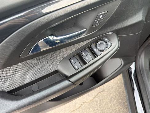 Used 2023 Chevrolet TrailBlazer LT image 38