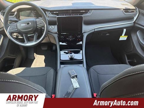 New 2025 Jeep Grand Cherokee L Laredo w/ Luxury Tech Group I image 33