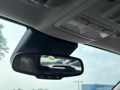 Used 2019 Chevrolet Trax LT w/ Sun & Sound Package FWD image 38