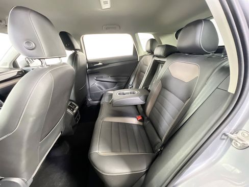 Used 2022 Volkswagen Taos SEL image 24