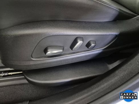 Certified 2025 Cadillac XT6 Premium Luxury image 21