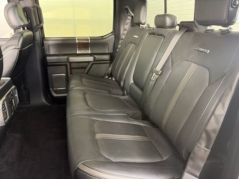 Used 2015 Ford F150 Platinum w/ Equipment Group 701A Luxury AWD/4WD image 13