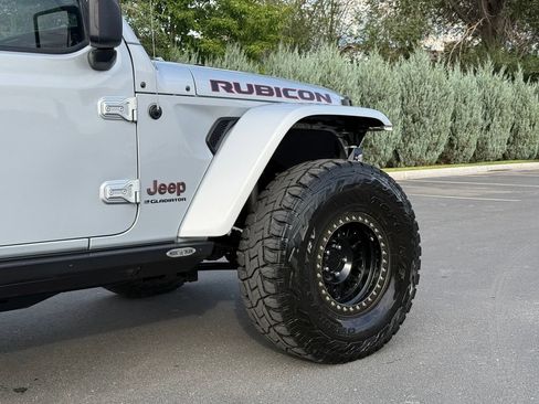 Used 2023 Jeep Gladiator Rubicon w/ Trailer Tow Package AWD/4WD image 7