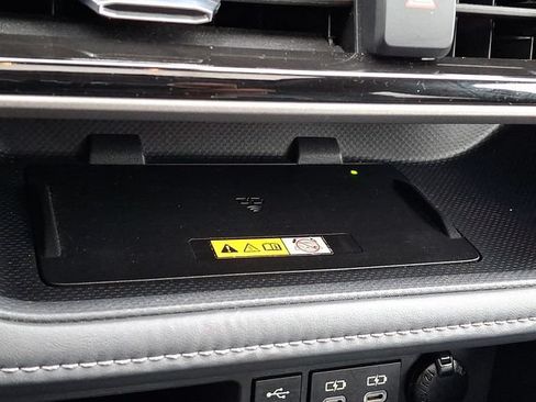 Used 2023 Toyota Highlander XLE AWD/4WD image 27