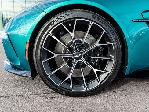 Used 2025 Aston Martin V8 Vantage image 5