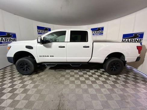 Used 2018 Nissan Titan S w/ GAWR Package AWD/4WD image 13