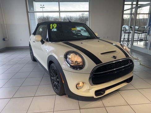 Used 2019 MINI Cooper S w/ Signature Upholstery Package image 3